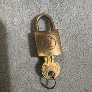 Authentic Louis Vintage lock and key 202